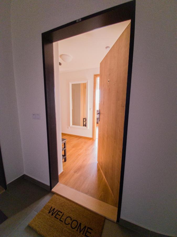 Appartement Modern Flat With Large Terrace à Hradec Králové Extérieur photo