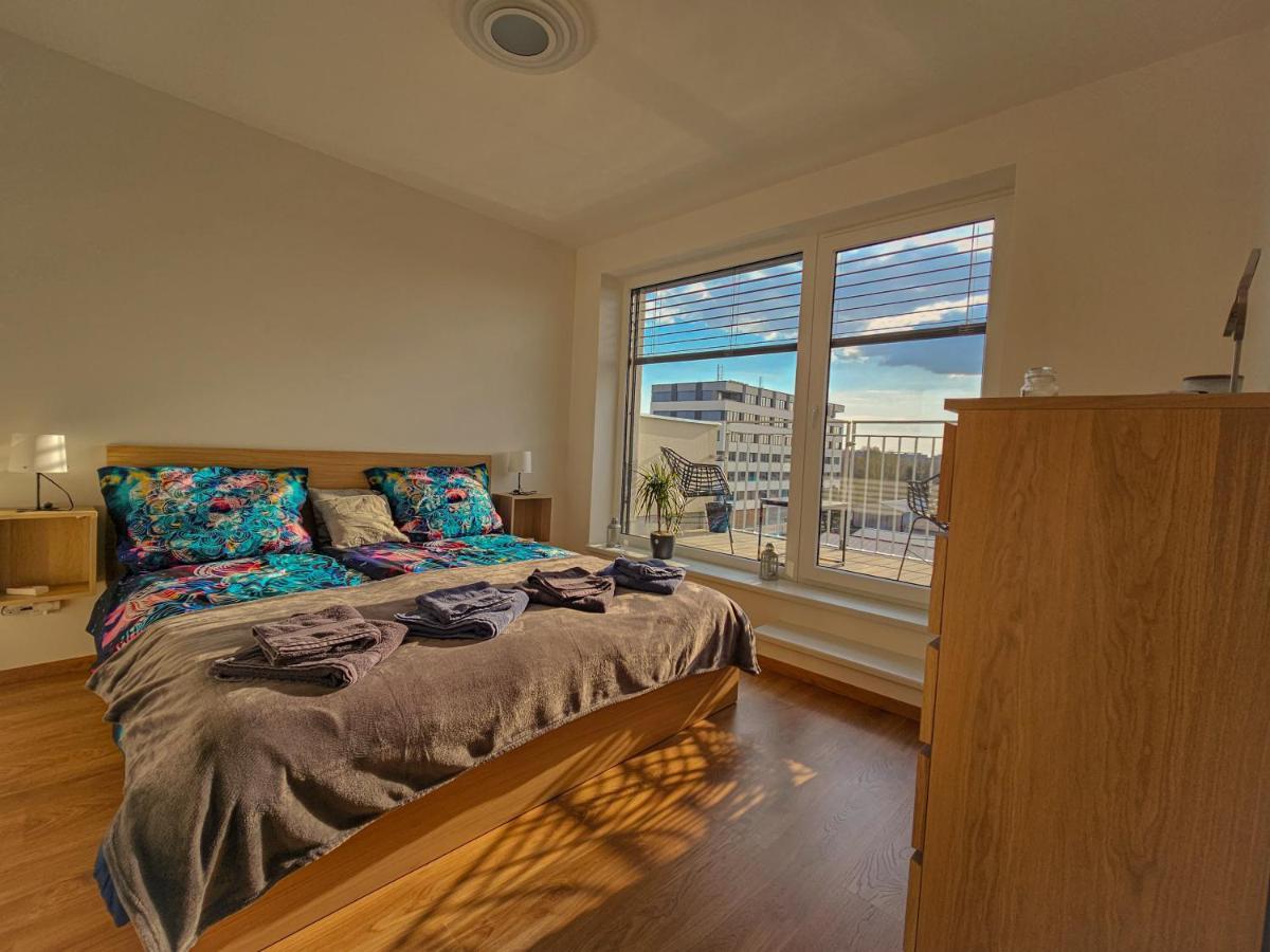 Appartement Modern Flat With Large Terrace à Hradec Králové Extérieur photo